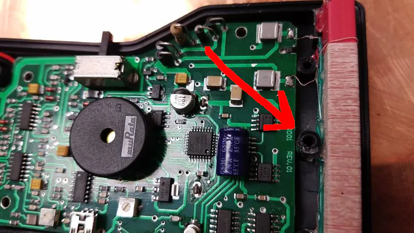 Internal photo of hero scanner. On the right side there is a circular black post which is the locating boss.